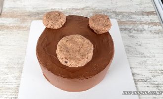 Детское оформление творожного торта в виде мордочки Мишки
